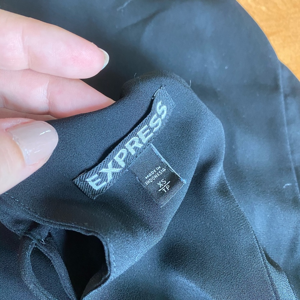 Express Black Ruffle Top - Picture 3 of 3